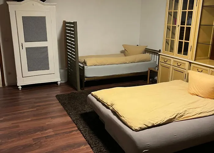 شقة Rainer Mit Grossen Parkplaetzen Vorm Gebaeude Heddesheim